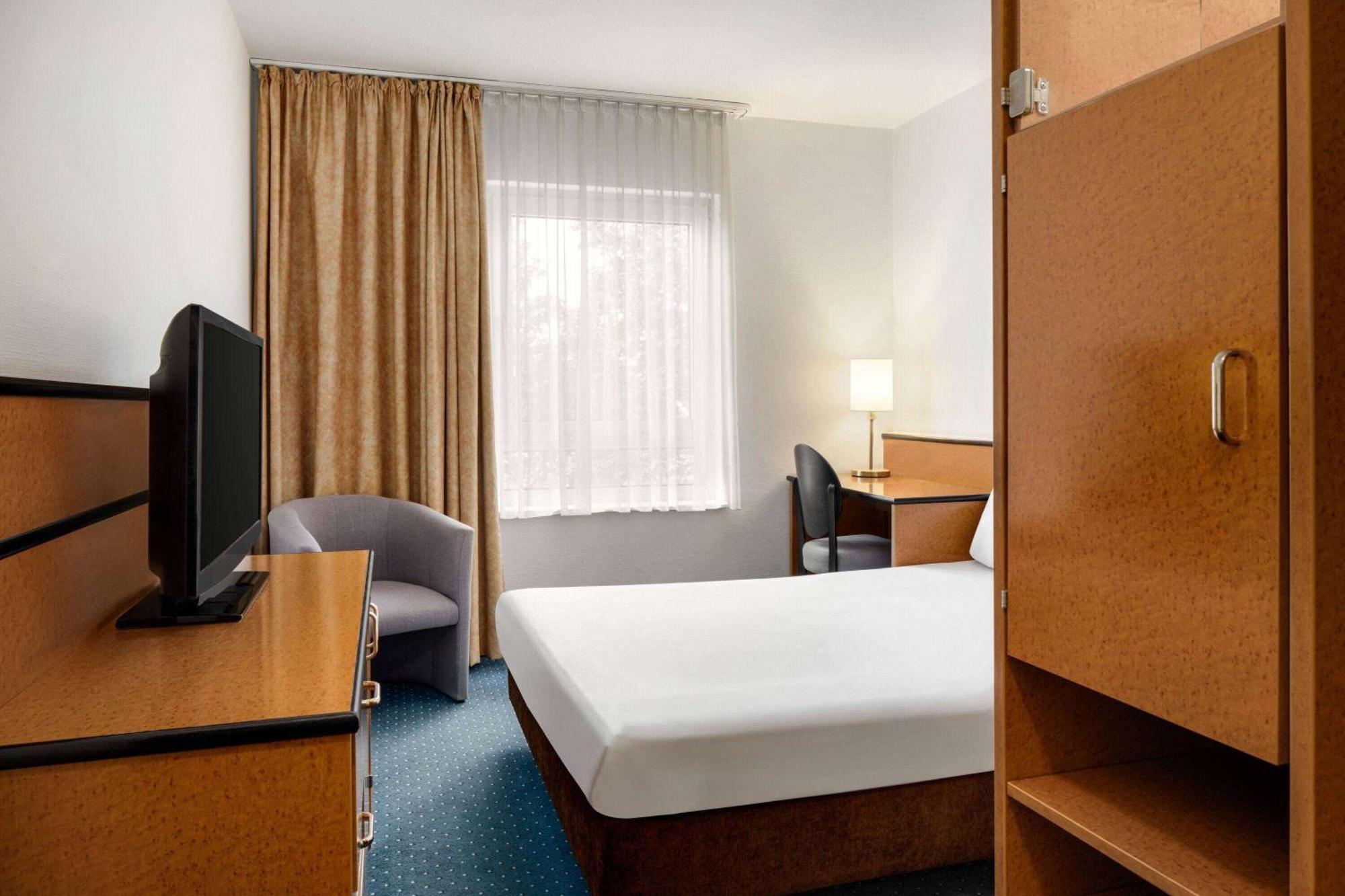 Отель Aspire Frankfurt Airport, Trademark Collection By Wyndham