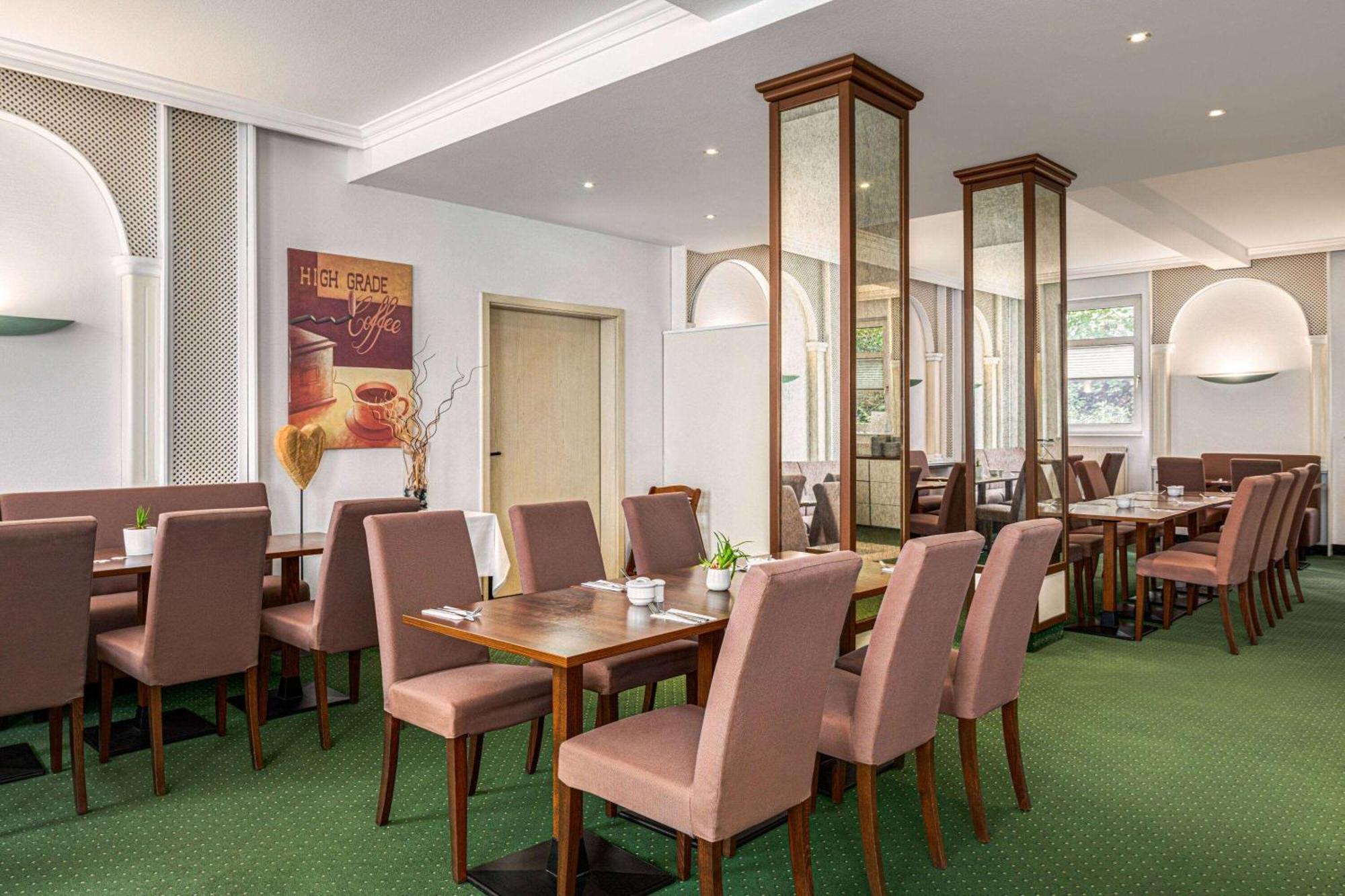 Achat Frankfurt Hotel